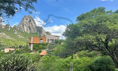 CASA EN VENTA CON VISTA A LA PEÑA DE BERNAL