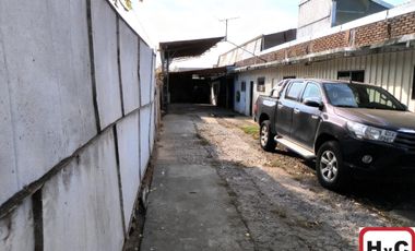 Terreno Amplio en El Llano con Construcciones para empresas