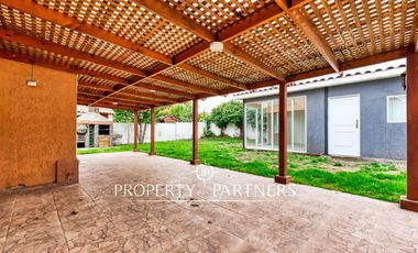 Casa acogedora en Condominio consolidado