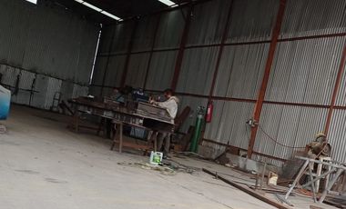 Propiedad comercial con galpón, Sector Bajos la Portada