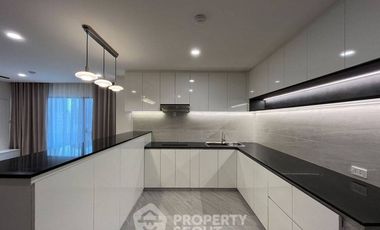 3-BR Condo at Richmond Palace Condominium near BTS Phrom Phong