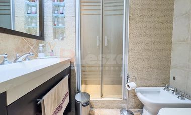 Casa de 3 ambientes con jardín y piscina - Lanús Oeste