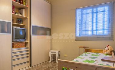Casa de 3 ambientes con jardín y piscina - Lanús Oeste