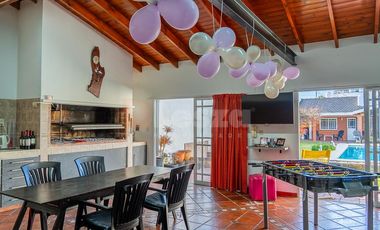 Casa de 3 ambientes con jardín y piscina - Lanús Oeste