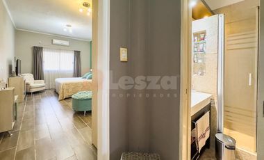 Casa de 3 ambientes con jardín y piscina - Lanús Oeste
