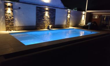 Casa de 3 ambientes con jardín y piscina - Lanús Oeste