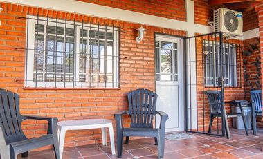 Casa de 3 ambientes con jardín y piscina - Lanús Oeste