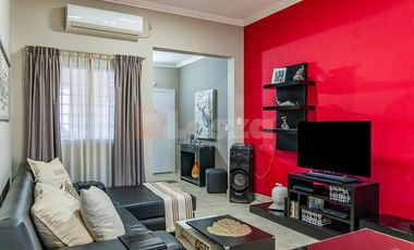 Casa de 3 ambientes con jardín y piscina - Lanús Oeste