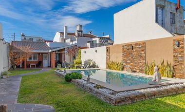 Casa de 3 ambientes con jardín y piscina - Lanús Oeste