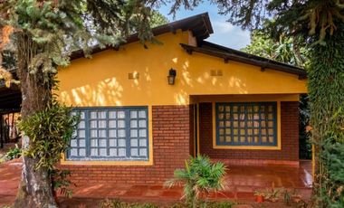 Casa en venta en Aristóbulo del valle sobre colectora