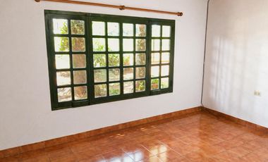 Casa en venta en Aristóbulo del valle sobre colectora