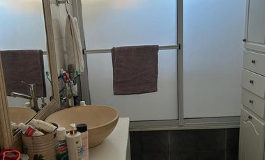 Casa en venta en Marmol 3 ambientes con pileta y doble cochera