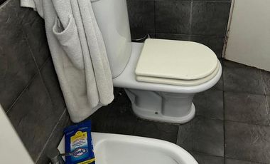 Casa en venta en Marmol 3 ambientes con pileta y doble cochera