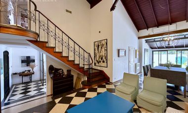 Venta casa 4 ambientes con jardín y pileta en Olivos