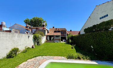 Venta casa 4 ambientes con jardín y pileta en Olivos