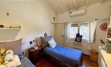 Venta casa 4 ambientes con jardín y pileta en Olivos