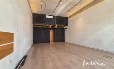 Local Comercial en Arriendo en Entre Av. Vitacura y Calle Las Hualtatas