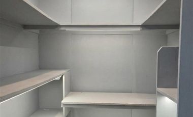 Local Comercial en Arriendo en Entre Av. Vitacura y Calle Las Hualtatas