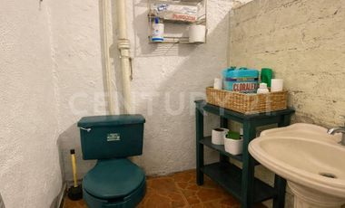 Casa en Venta con Uso Habitacional y Comercial en Centro Nicolás Bravo