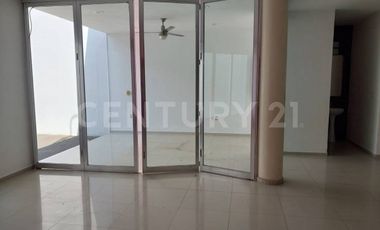 Casa en Renta en Residencial Esmeralda Norte, Colima