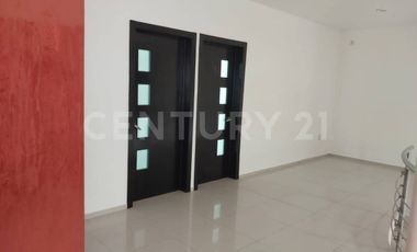 Casa en Renta en Residencial Esmeralda Norte, Colima
