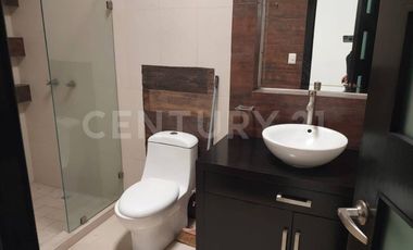 Casa en Renta en Residencial Esmeralda Norte, Colima