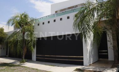Casa en Renta en Residencial Esmeralda Norte, Colima