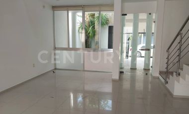 Casa en Renta en Residencial Esmeralda Norte, Colima