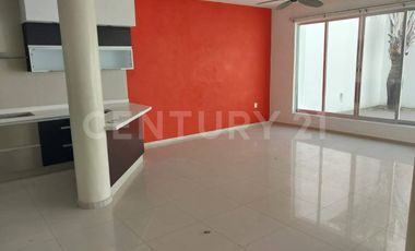 Casa en Renta en Residencial Esmeralda Norte, Colima