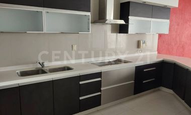 Casa en Renta en Residencial Esmeralda Norte, Colima