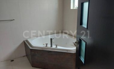 Casa en Renta en Residencial Esmeralda Norte, Colima