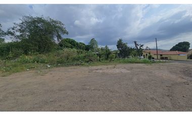 alquilo    Terreno en Villa Zaita