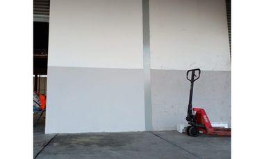 Bodegas 200 mts en alquiler Vía Tocumen -