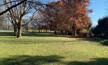 Venta de terreno 1101m2  en Club de Campo San Francisco, Manzanares, Pilar