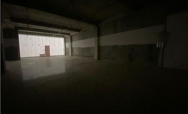 ARRAIJAN / WESTLAND MALL / LOCAL COMERCIAL / 465M / PLANTA BAJA