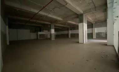 ARRAIJAN / WESTLAND MALL / LOCAL COMERCIAL / 465M / PLANTA BAJA