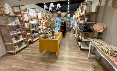 Local en venta a la calle en pleno centro de Adrogue