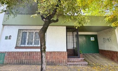 Casa en venta en Victoria ideal para modernizar
