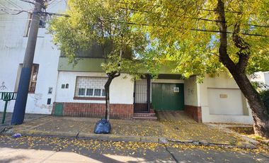Casa en venta en Victoria ideal para modernizar