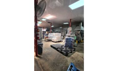 SE VENDE EDIFICIO DE PLANTA COMERCIAL