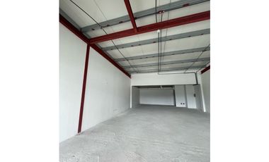 Condado del Rey/ Local con Terraza$4,048/Alquiler