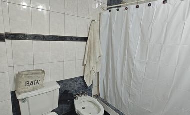 Casa en venta en Isidro Casanova