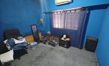 Casa en venta en Isidro Casanova