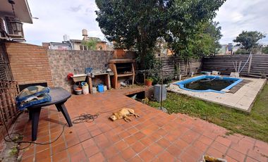 Casa en venta en Isidro Casanova