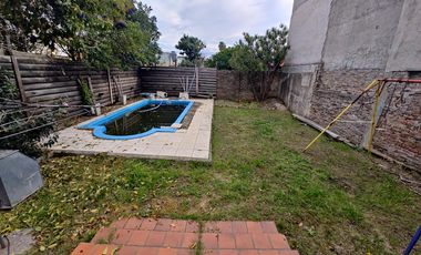 Casa en venta en Isidro Casanova