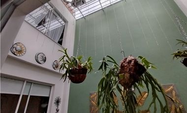 CASA DE LUJO EN VENTA PALMIRA BARRIO LAS MERCEDES  MODERNA AMPLIA