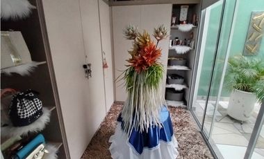 CASA DE LUJO EN VENTA PALMIRA BARRIO LAS MERCEDES  MODERNA AMPLIA