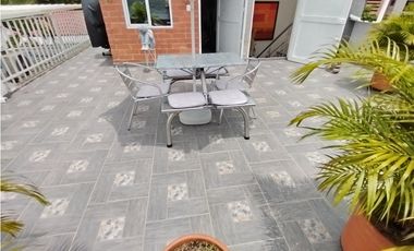 CASA DE LUJO EN VENTA PALMIRA BARRIO LAS MERCEDES  MODERNA AMPLIA