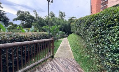 | V E N T A | Apartamento en Envigado sector Las Brujas.