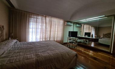 CASA DE GRAN TAMAÑO – IDEAL PARA DOS O TRES FAMILIAS – PATIO Y ESPACIO VERDE